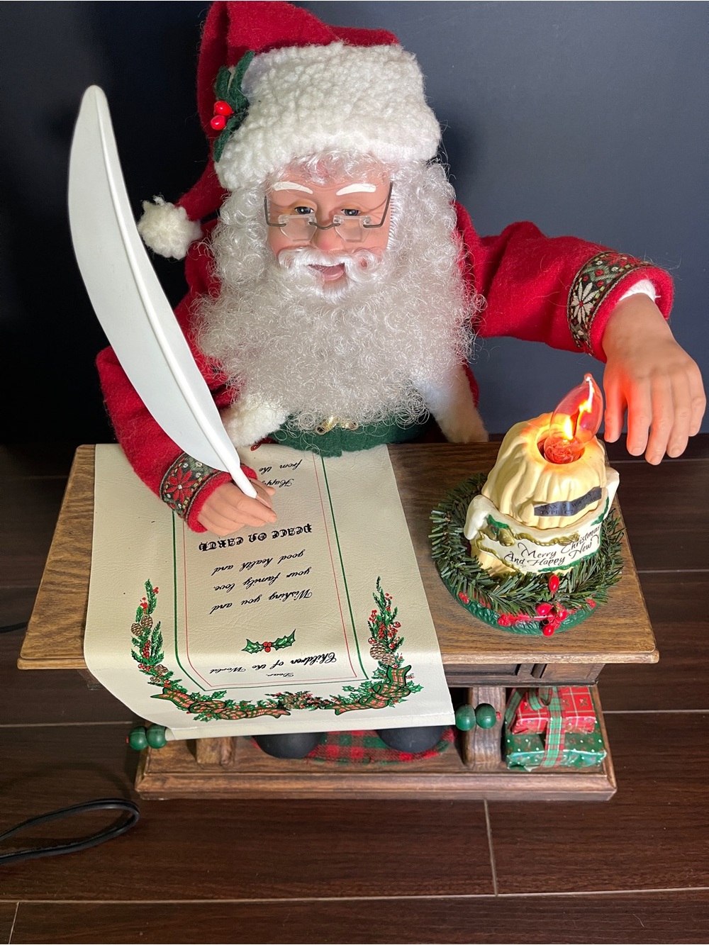 1993-95 Holiday Creations animated Santa with flickering candle, and music